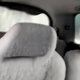 Imagen para el artículo titulado Un gigantesco barco repleto de coches llega con todo su cargamento helado por el mal tiempo